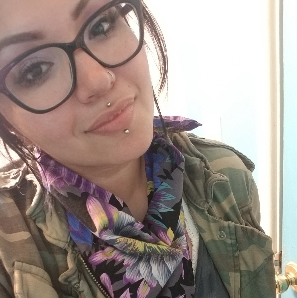 Meet your Posher, Alma